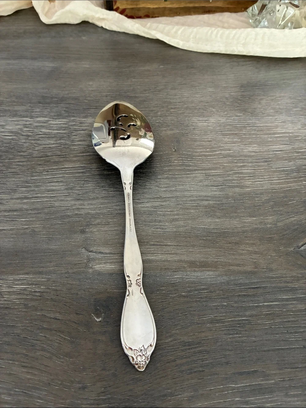 Vintage Oneida Community Chateau Slotted Pie Server Deluxe Stainless Steel